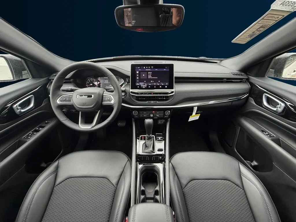 New 2026 White Jeep Latitude image 12