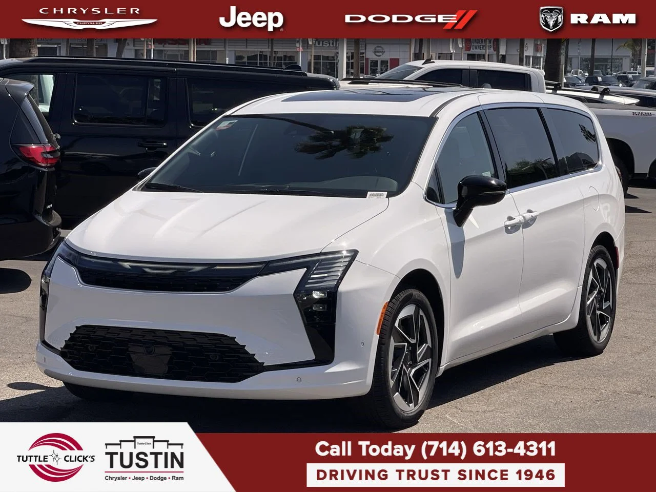 New 2027 Bright White Clear-Coat Paint Chrysler Limited image 9