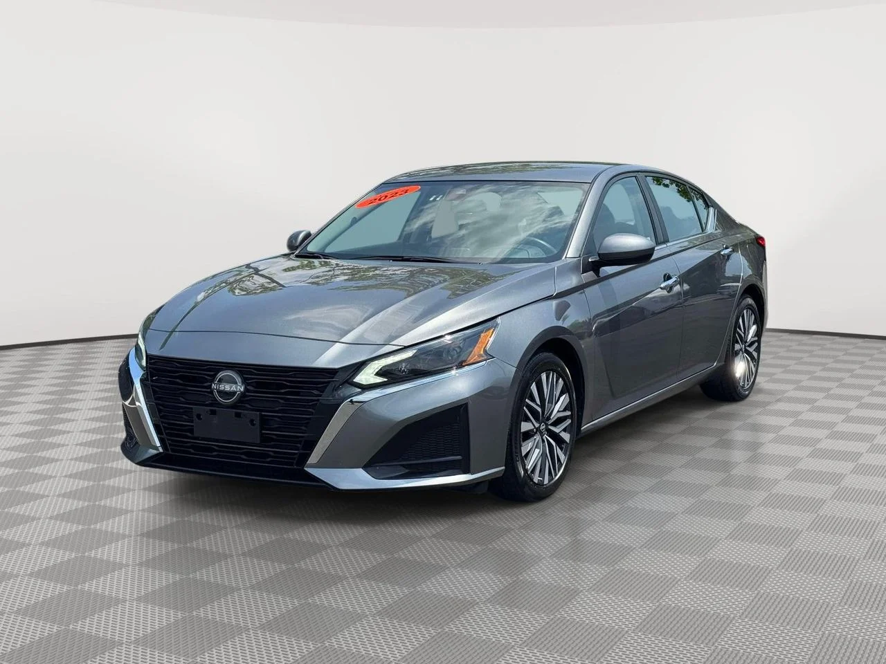 Used 2023 Gun Metallic Nissan SV FWD image 3