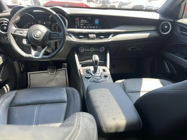 Used 2022 Alfa Rosso Alfa Romeo Ti AWD image 12