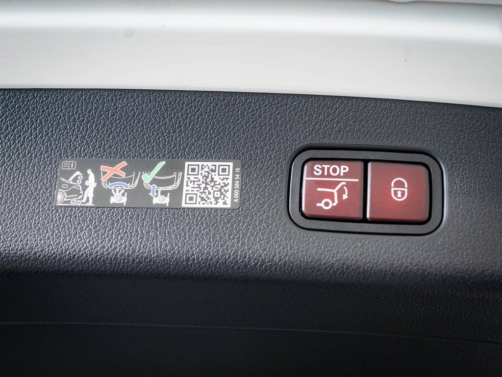 Used 2026 Polar White Mercedes-Benz GLC 300 image 19