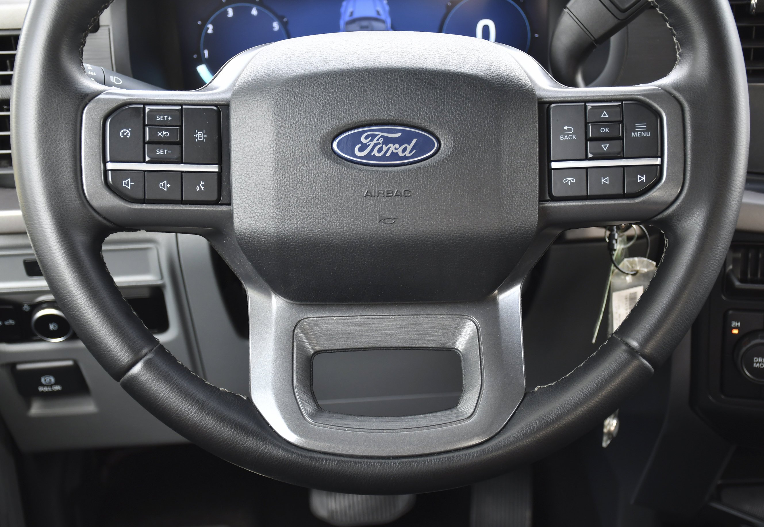 Used 2025 Black Metallic Ford XLT image 7