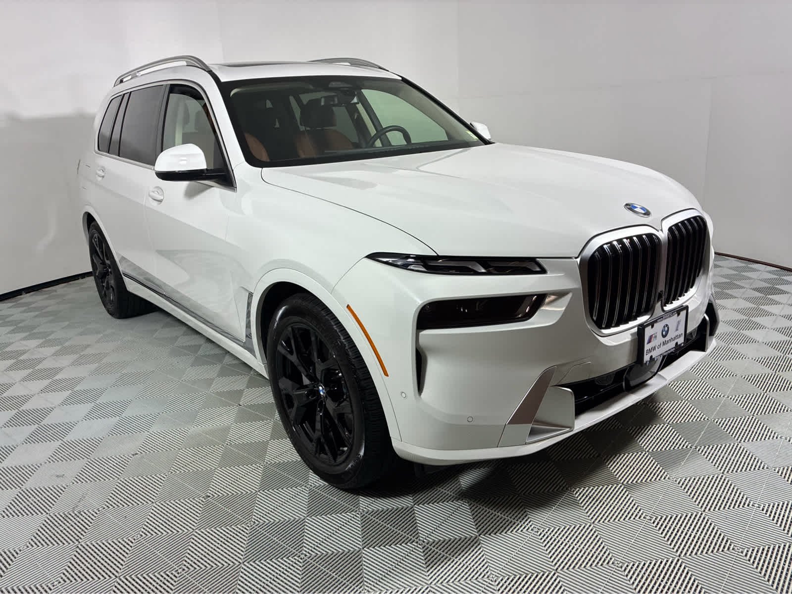 Used 2026 Alpine White BMW xDrive40i image 5