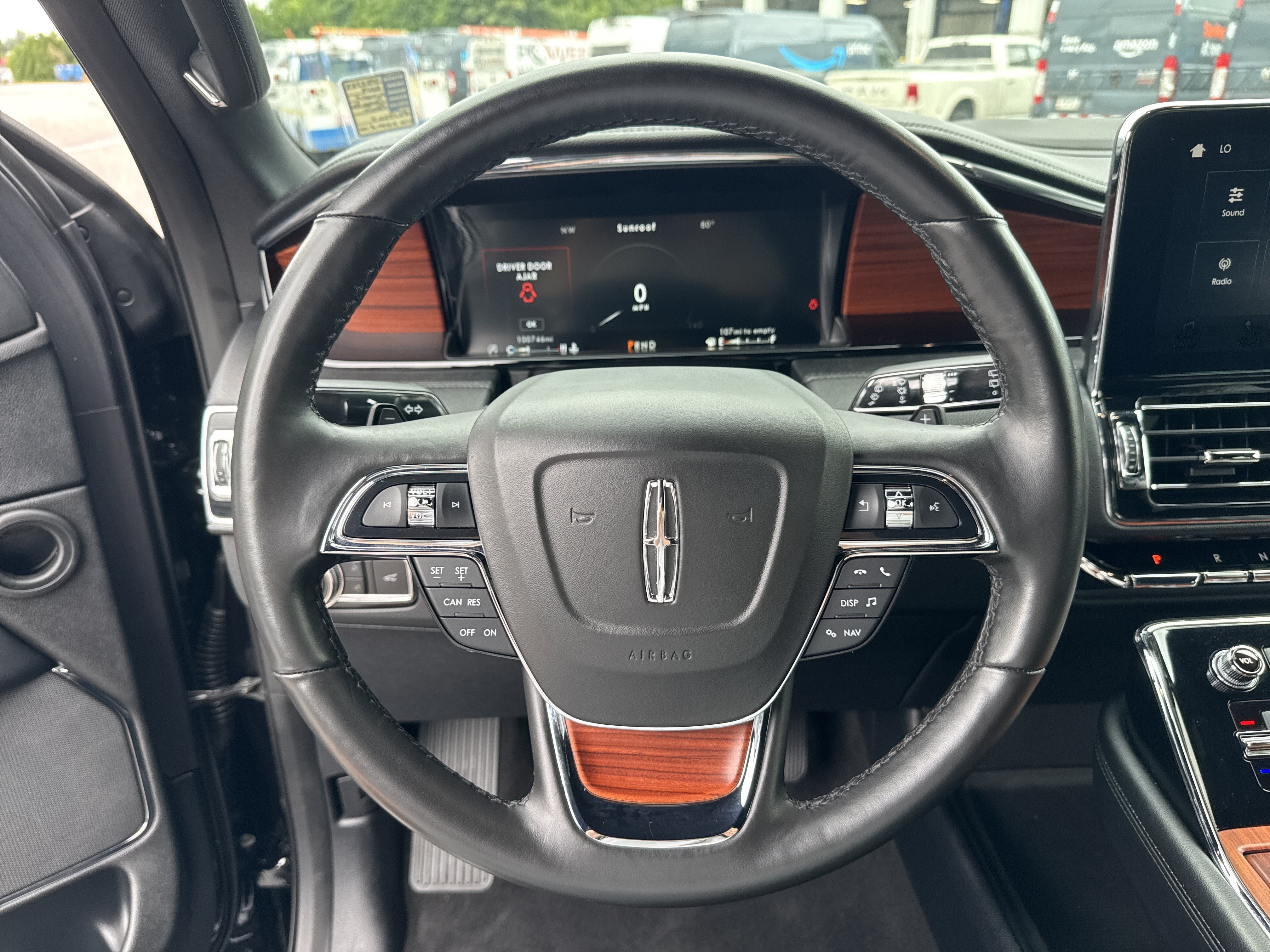 Used 2019 Infinite Black Metallic Lincoln Select image 30