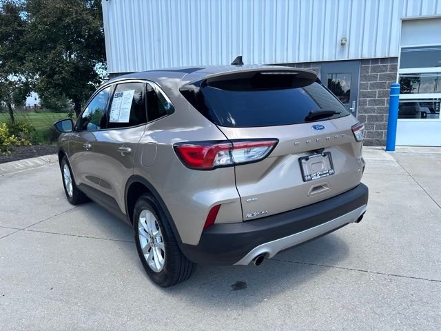 Used 2021 Gold Ford SE image 8