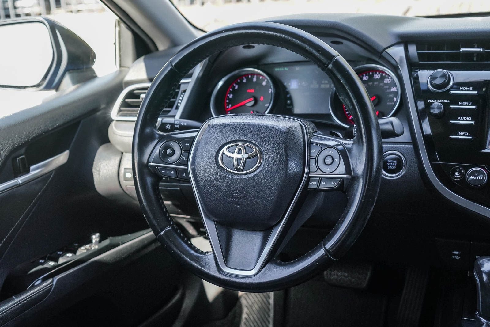 Certified Used 2018 Midnight Black Metallic Toyota XSE image 17