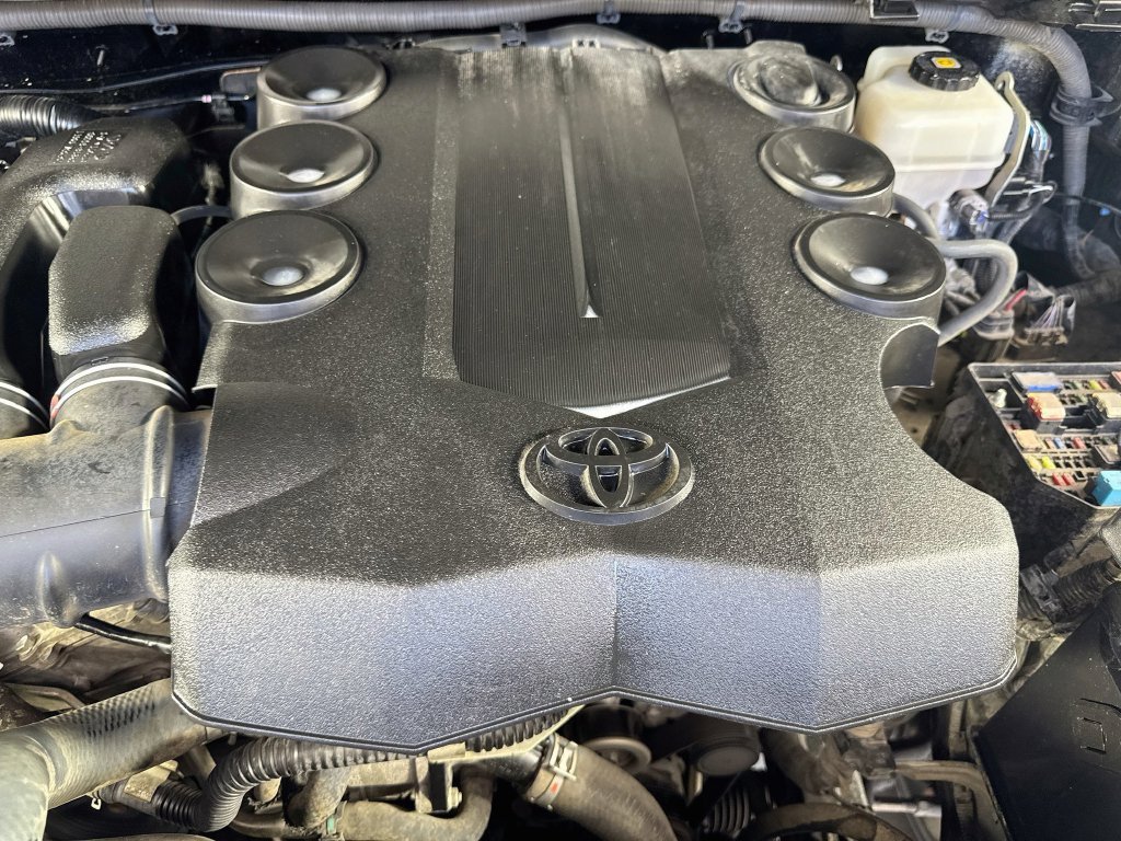 Used 2018 Midnight Black Metallic Toyota SR5 image 34