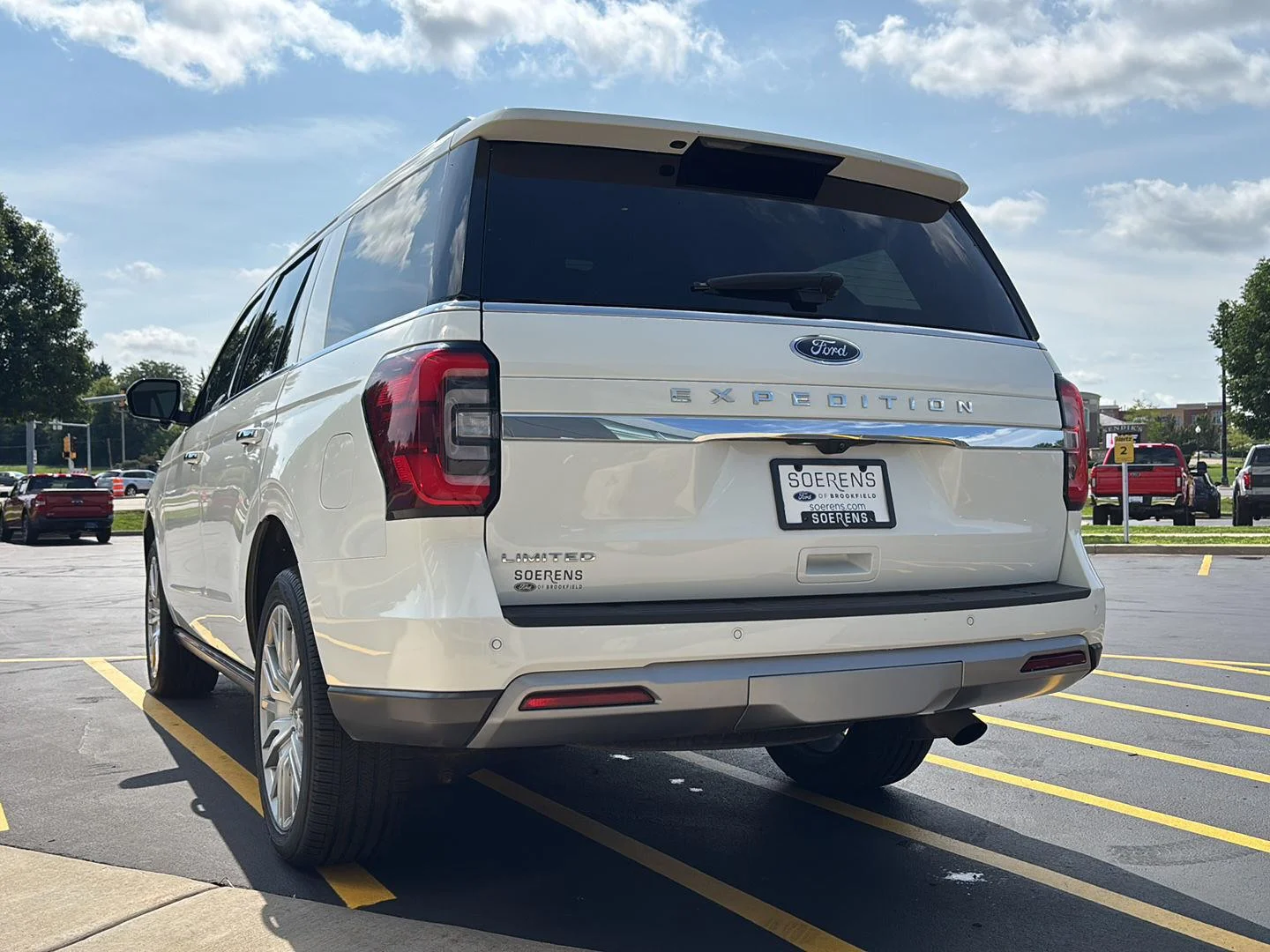 Used 2023 Star White Ford Limited image 30