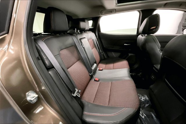 New 2026 Canyon Bronze Nissan SR image 33