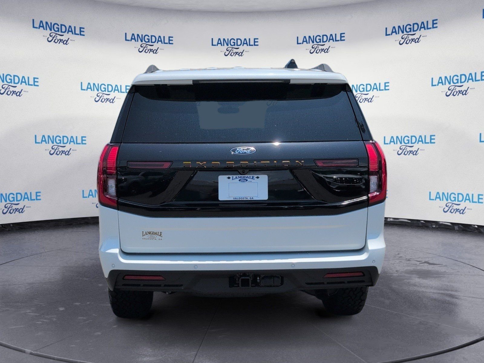New 2026 Star White Metallic Tri-Coat Ford Tremor image 8