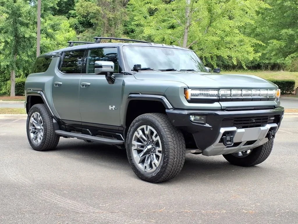 2024 GMC Hummer EV 3X SUV's photo