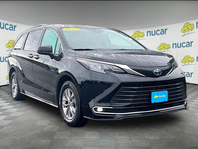 2024 Toyota Sienna XLE