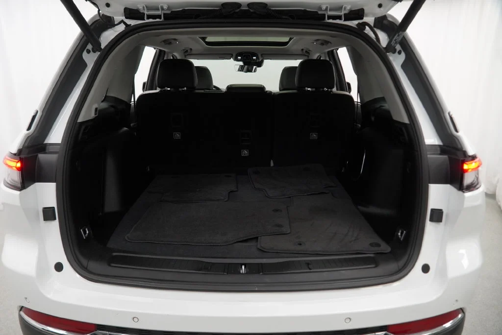 Used 2023 White Jeep 4xe image 37