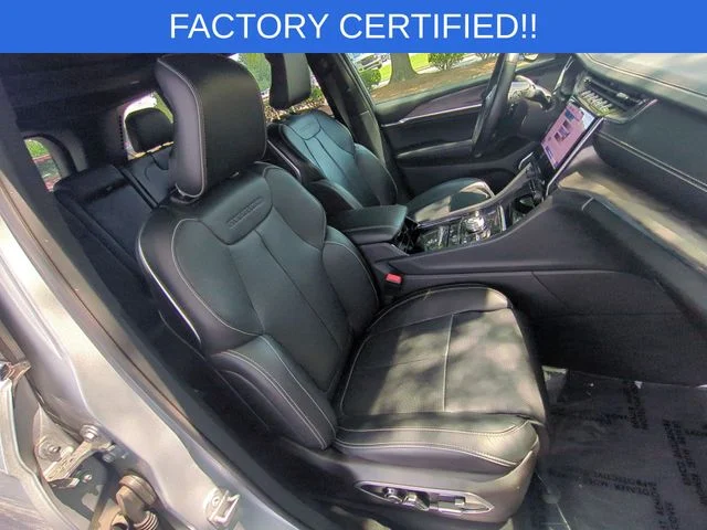 Used 2025 Silver Jeep Overland image 37