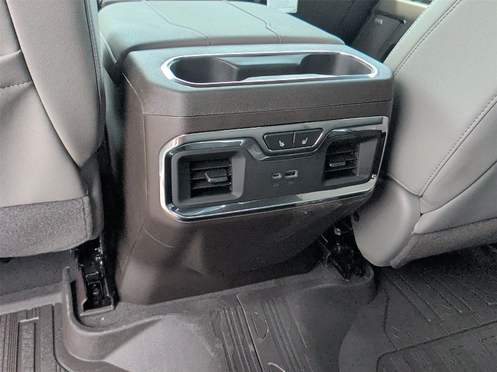 New 2026 Glacier White Tricoat GMC SLT image 33