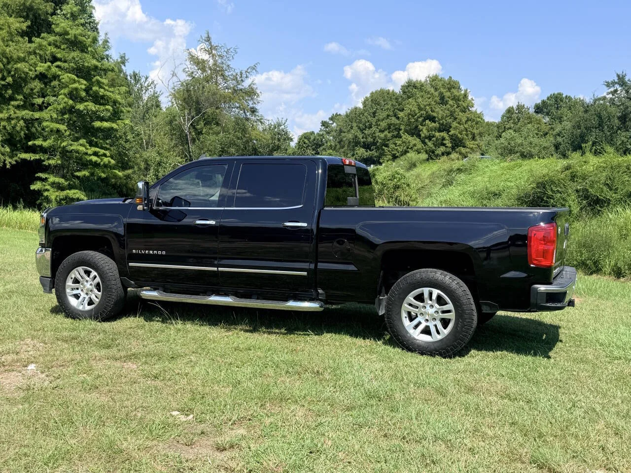 Used 2017 Black Chevrolet LTZ 4x4 4dr Crew Cab 6.5 ft. SB image 3