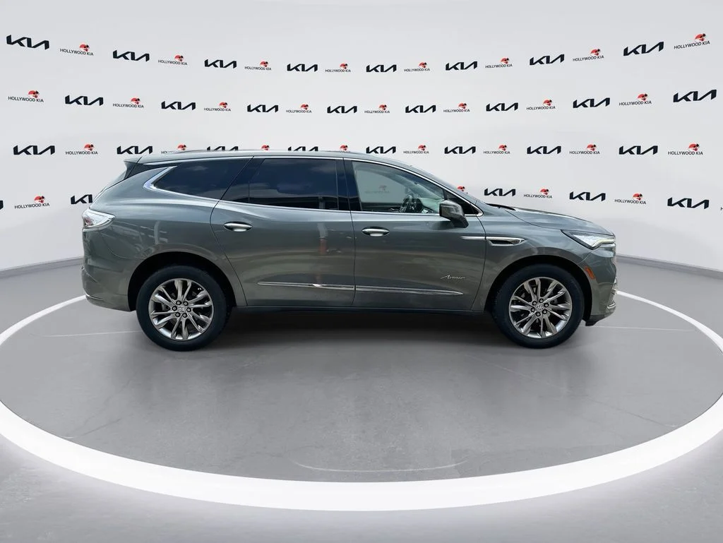 Used 2022 Green Buick Avenir image 9