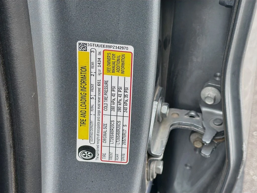 Used 2023 Silver GMC AT4 image 36