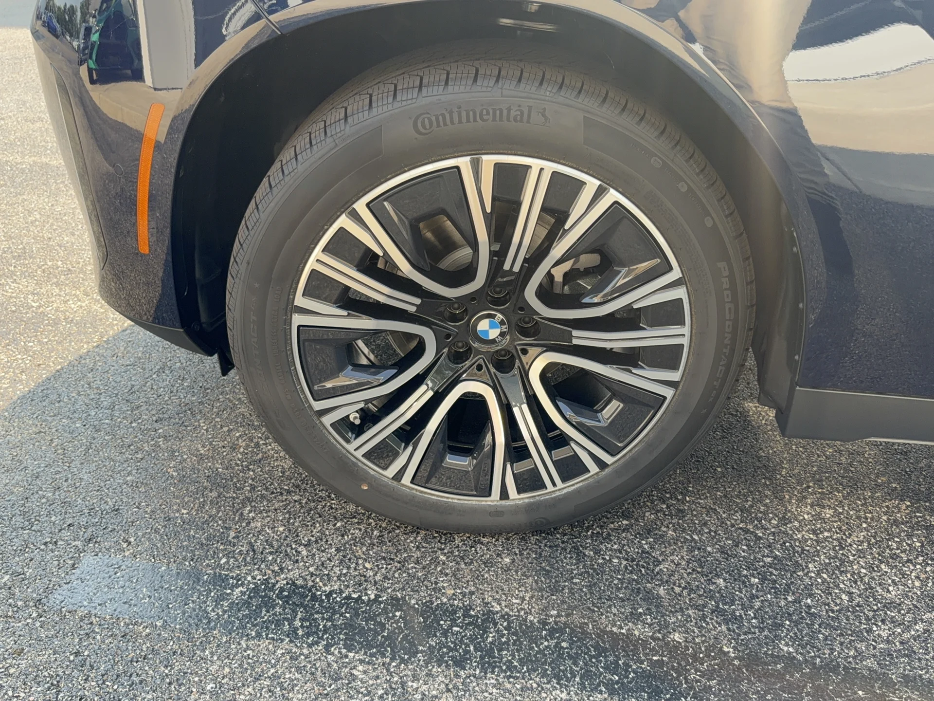 New 2026 Tanzanite Blue II Metallic BMW 30 xDrive image 29