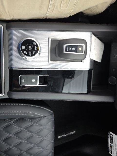 Used 2024 Black Mitsubishi SEL image 29