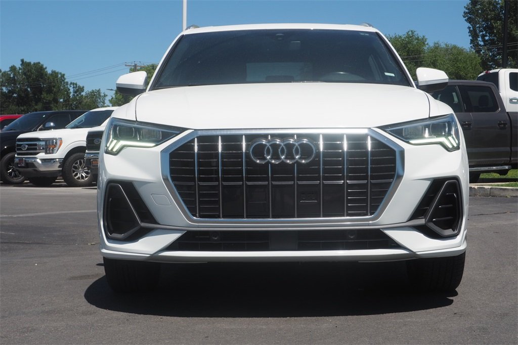 2024 Audi Q3 S line Premium photo 2