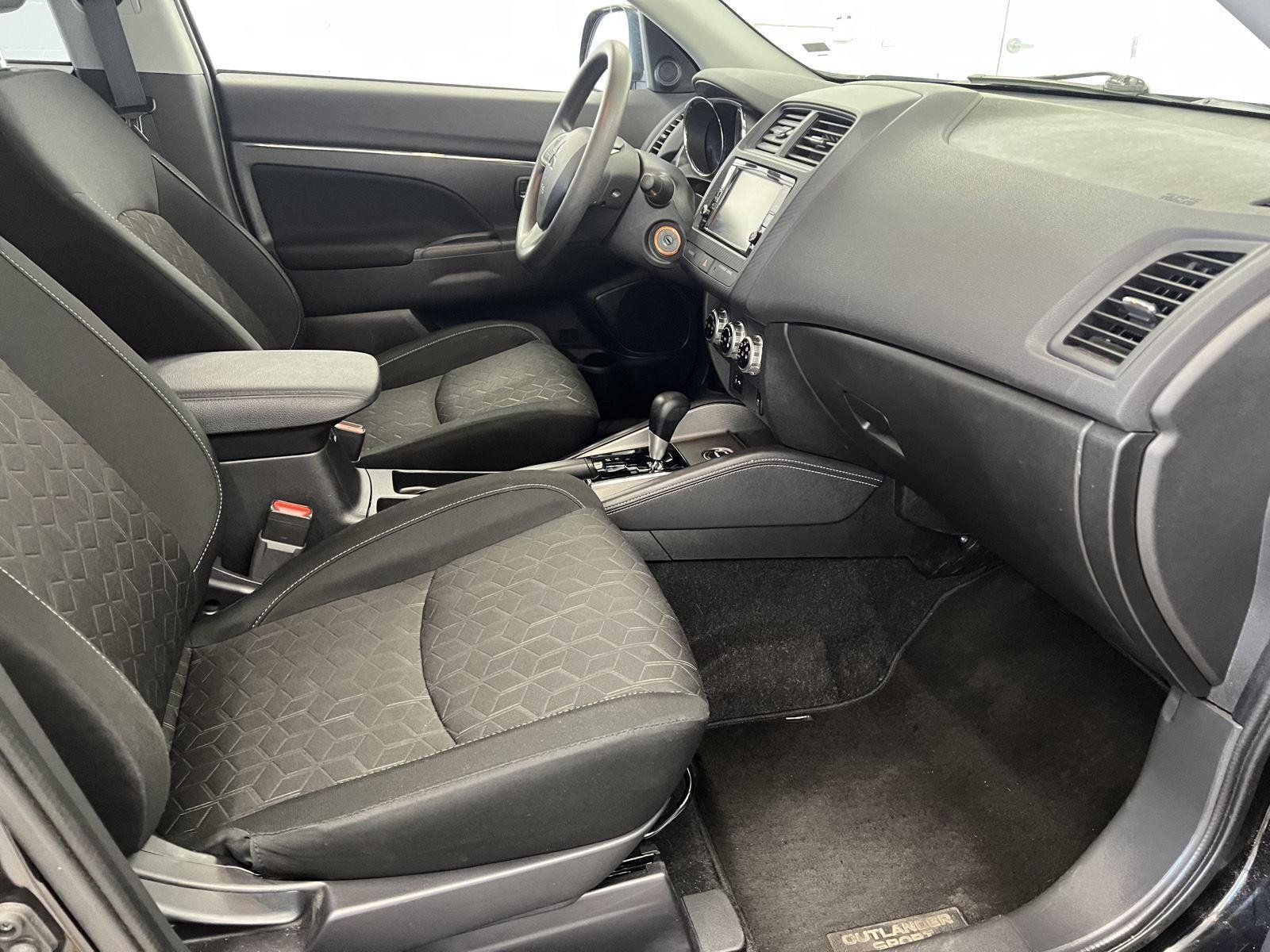 2025 Mitsubishi Outlander Sport ES - Photo 26