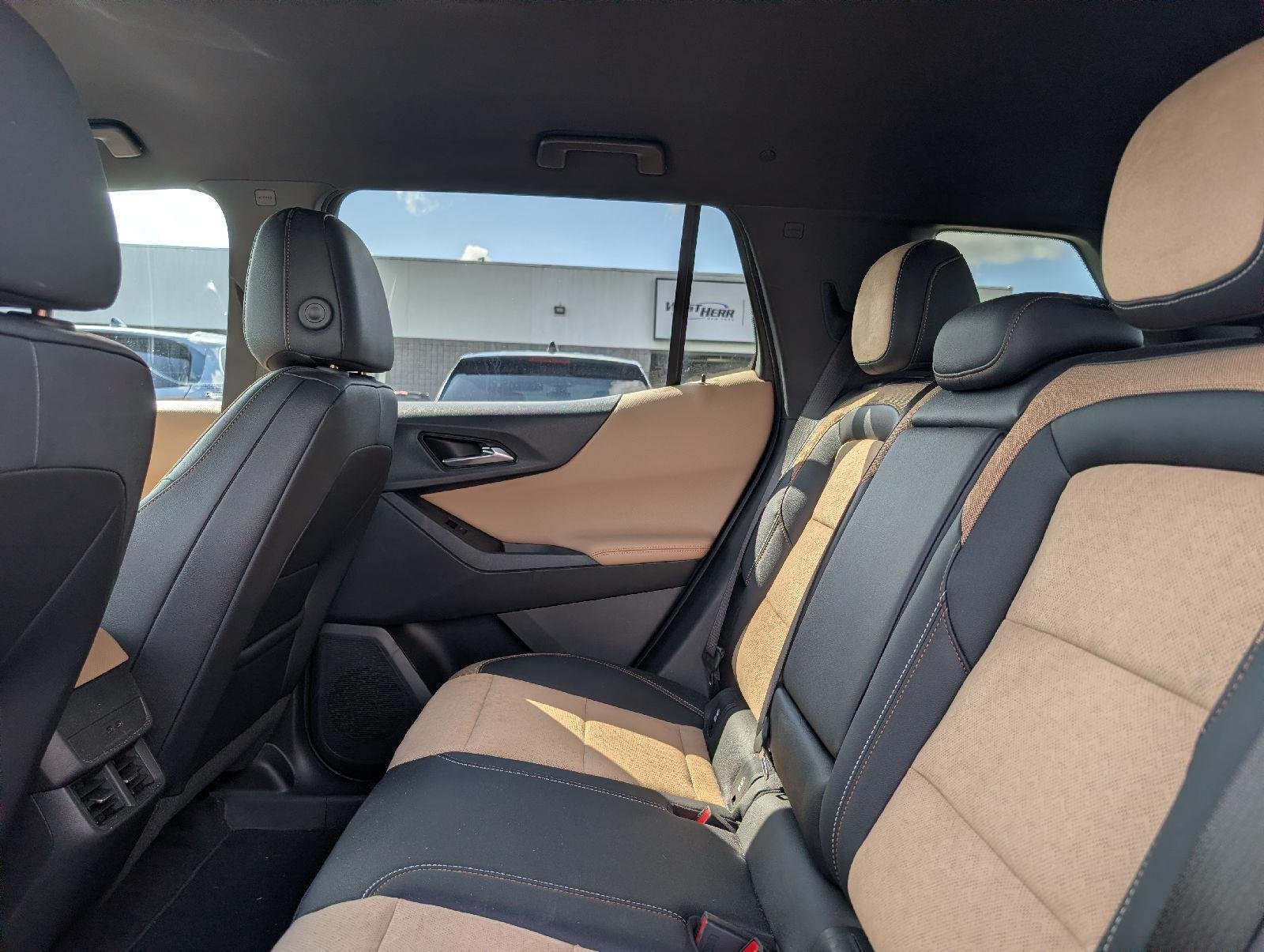 Used 2025 Sterling Gray Metallic Chevrolet AWD ACTIV image 10