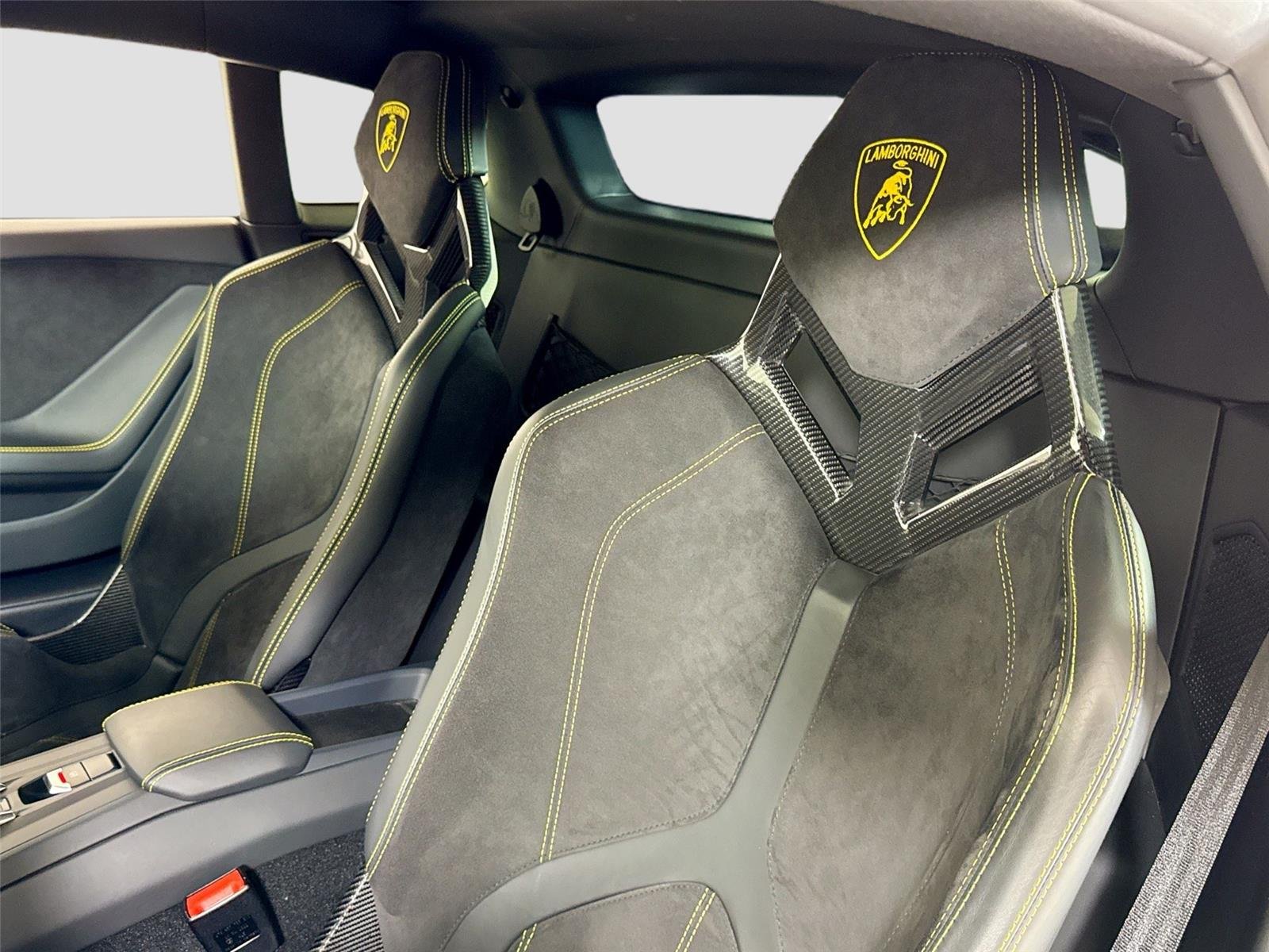 Used 2022 Bianco Canopus Lamborghini  image 17