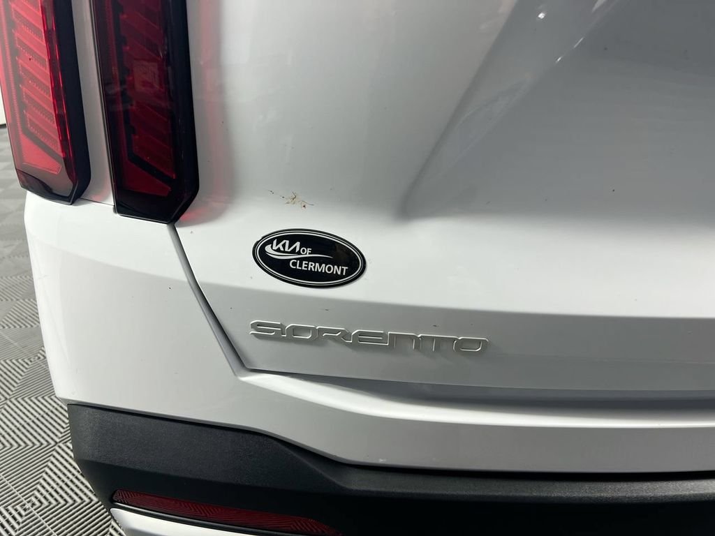 New 2026 Glacial White Pearl Kia LX image 5