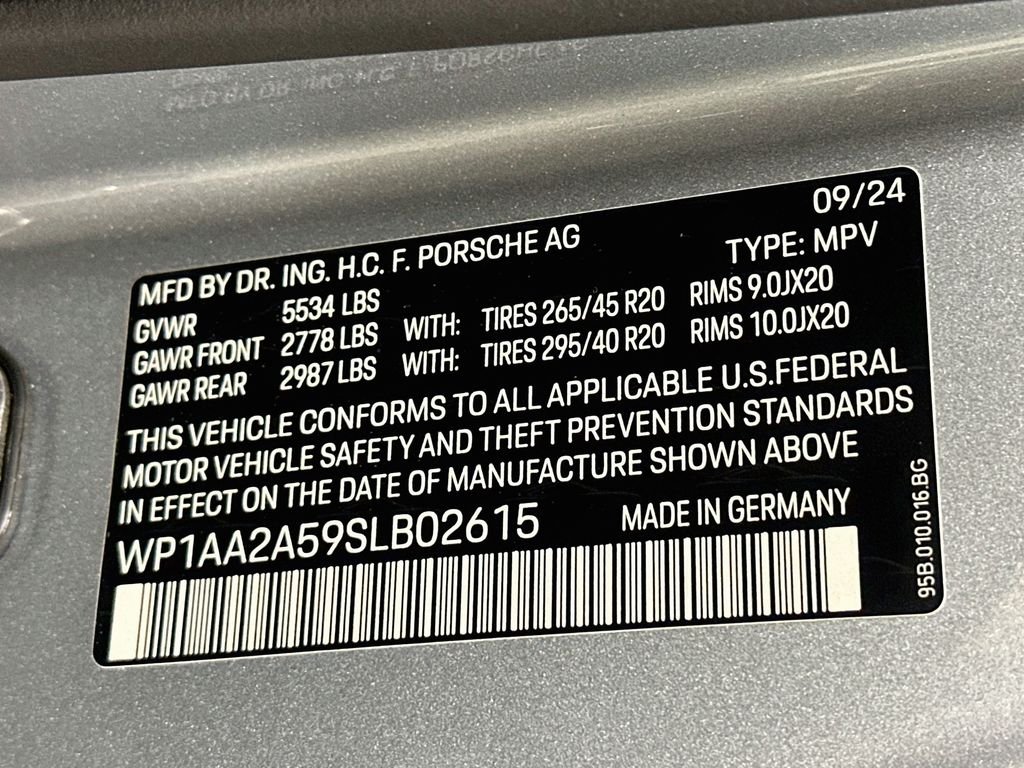 Used 2025  Porsche  image 35