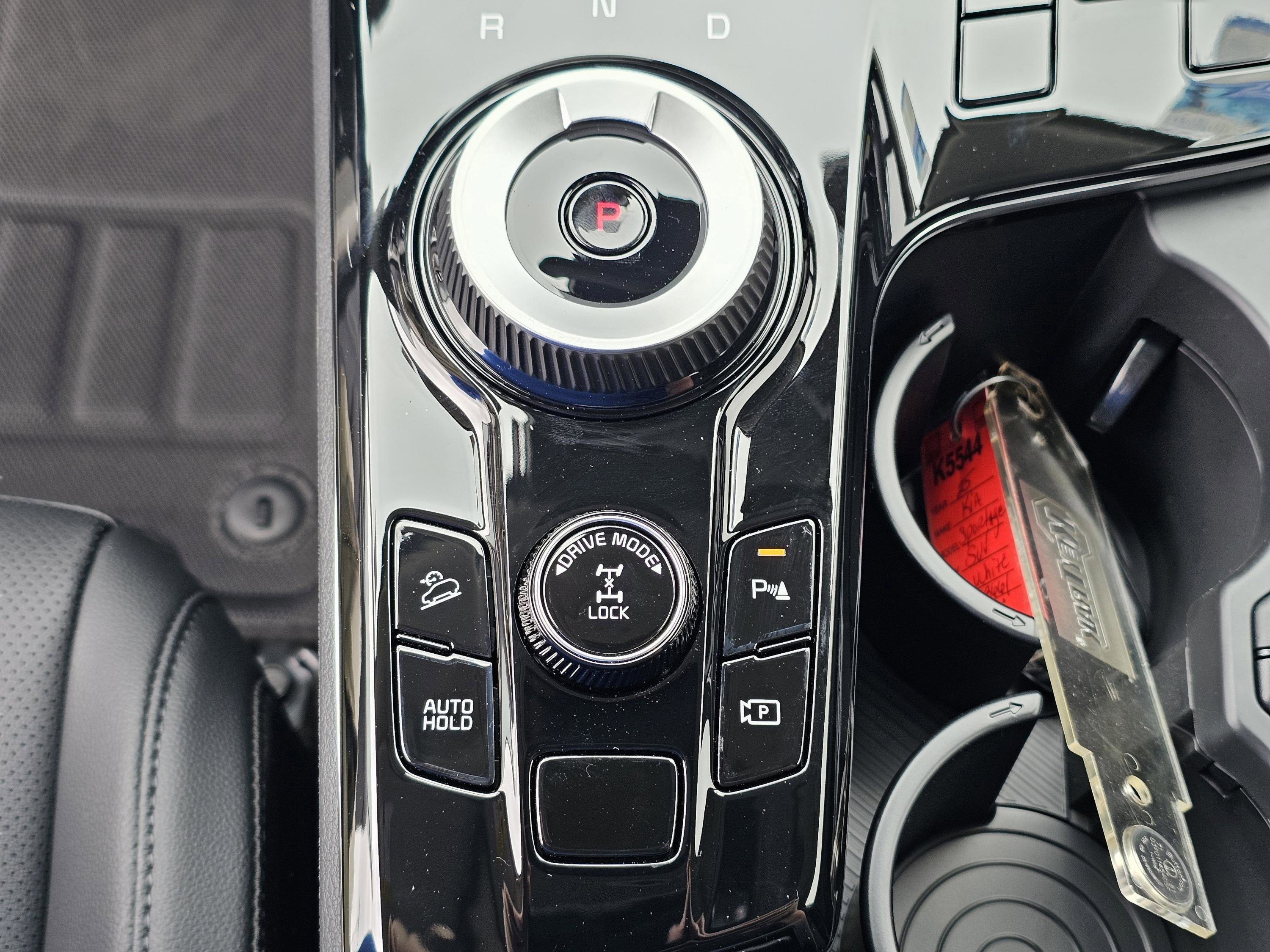 2025 Kia Sportage EX Hybrid - Photo 28