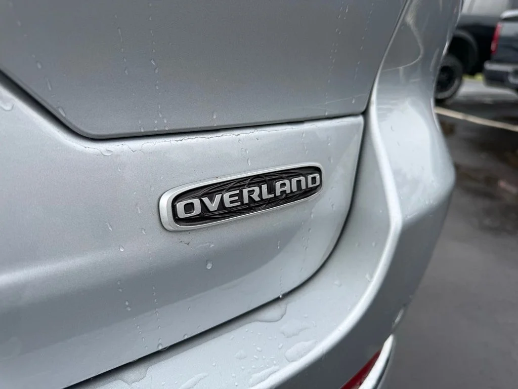 New 2025 Silver Zynith Exterior Paint Jeep Overland image 44