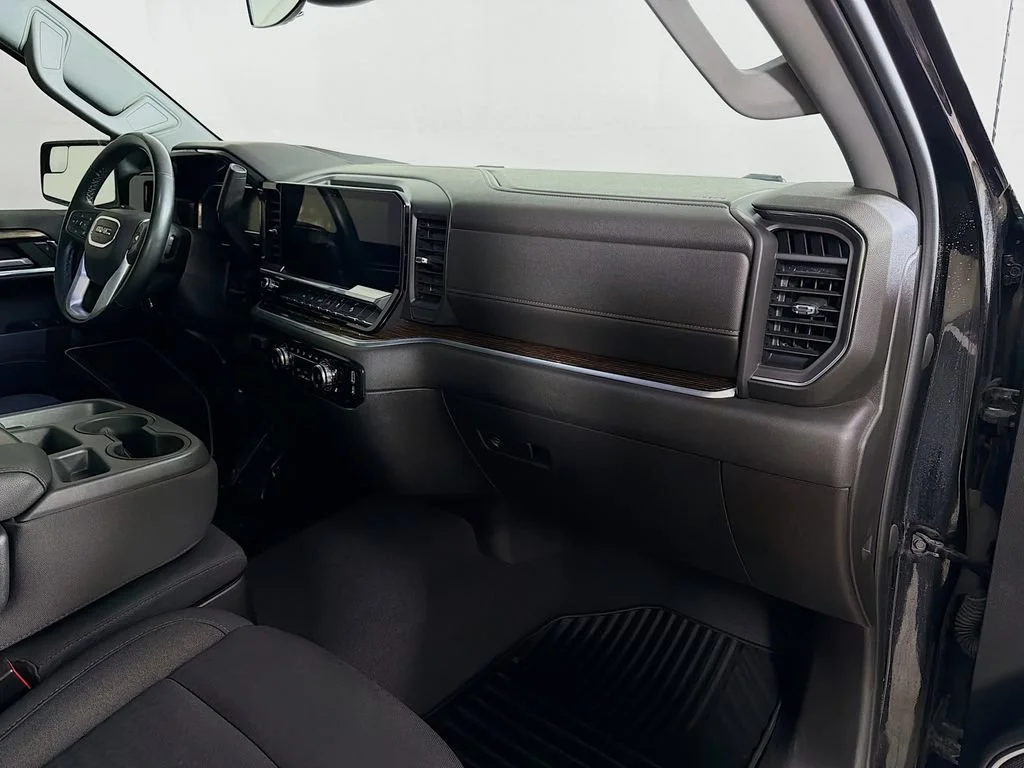 Used 2023 Onyx Black GMC Elevation image 25