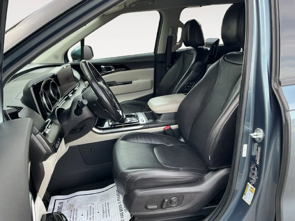 Used 2022 Blue Kia SX image 16