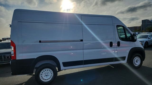 Used 2025 White Ram High Roof image 7