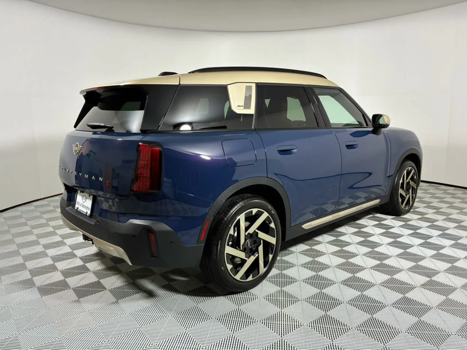 New 2027 Indigo Sunset Blue Metallic MINI Iconic image 3
