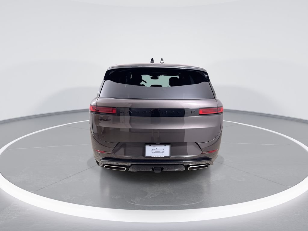 New 2026 Charente Grey Land Rover Dynamic SE image 7
