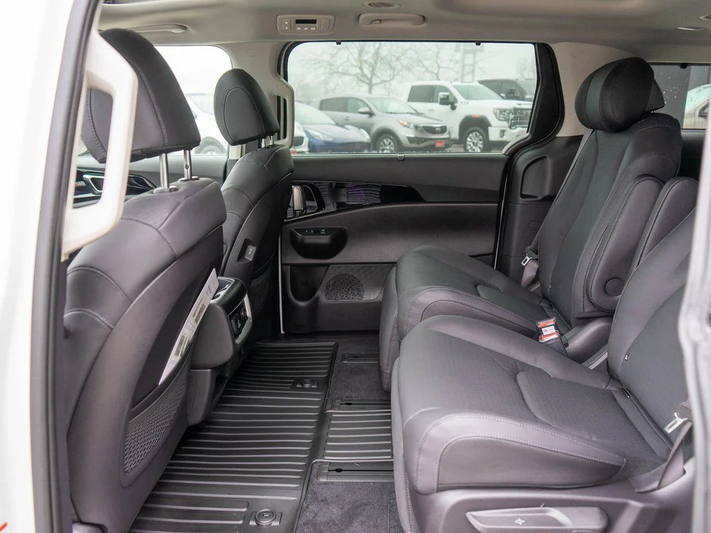 New 2026 Snow White Pearl Kia SX Prestige image 14