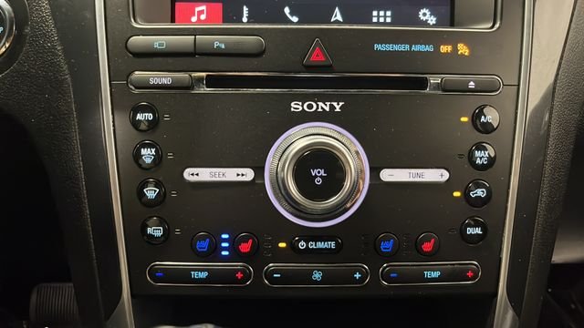 Used 2017 Magnetic Metallic Ford Limited image 18