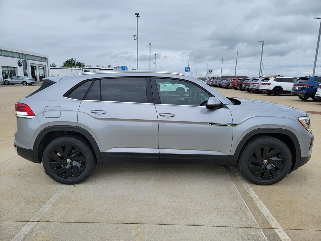 2025 Volkswagen Atlas Cross Sport SE w/Tech - Photo 11