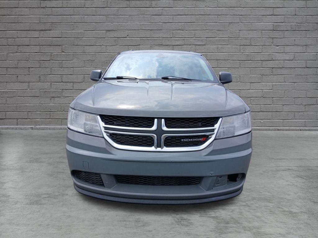 Used 2019 Gray Dodge SE image 9