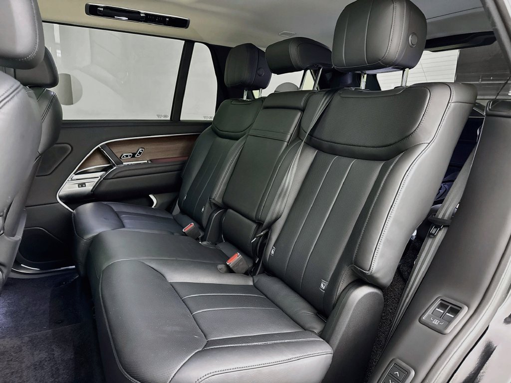 Certified Used 2025 Black Land Rover SE image 25