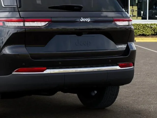 New 2026 Diamond Black Crystal Pearl-Coat Exterior Paint Jeep Laredo X image 39