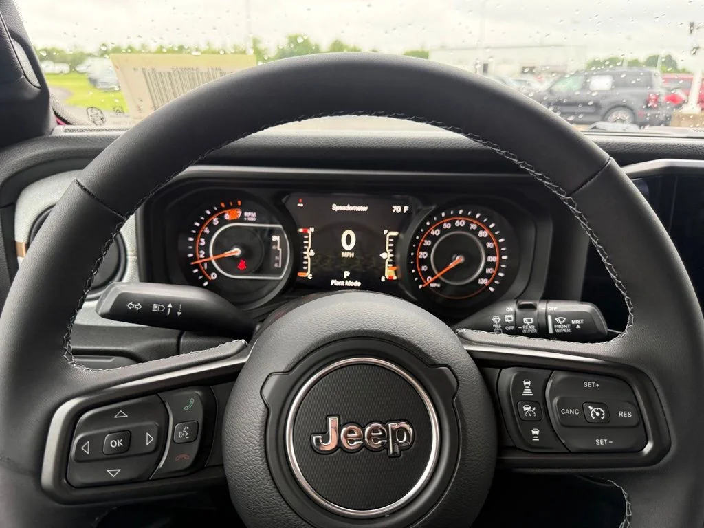 New 2026 Tuscadero Pearl-Coat Exterior Paint Jeep Sport S image 20