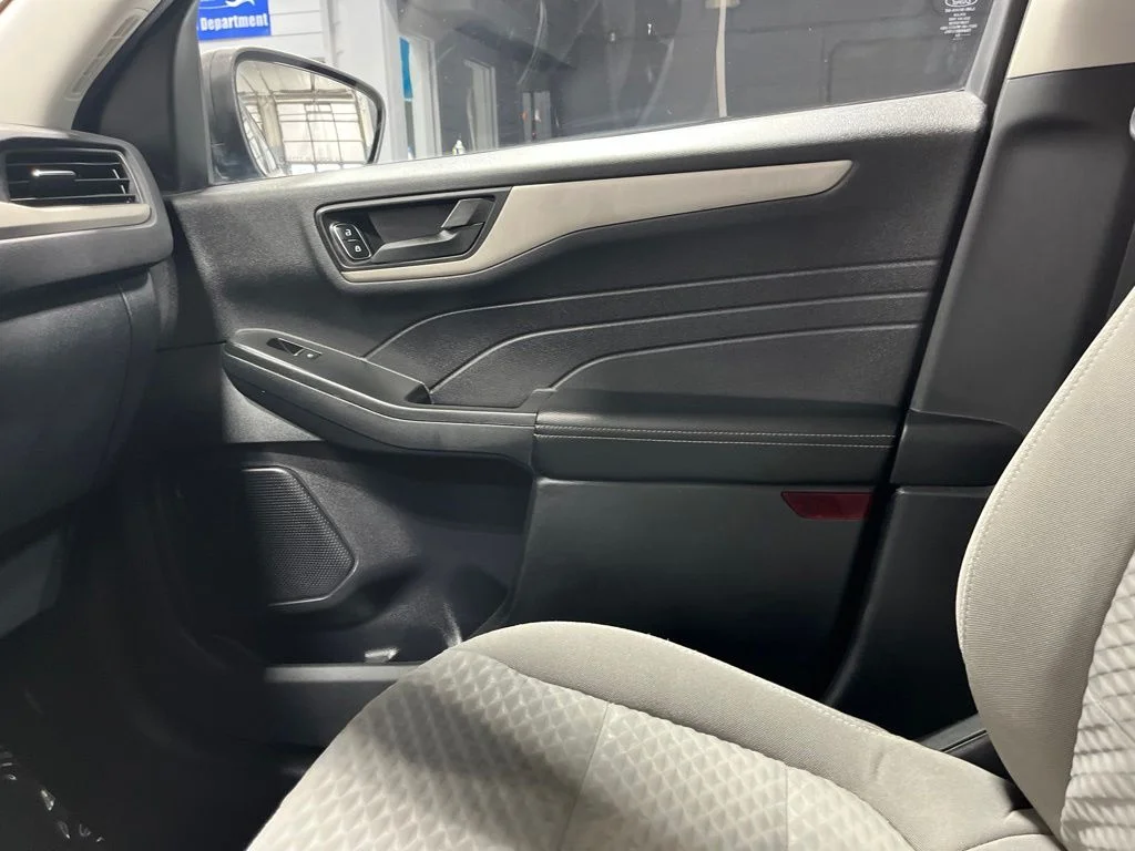 Used 2022 Gray Metallic Ford SE image 15