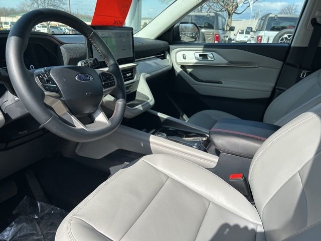 Used 2025 Black Ford Active image 18