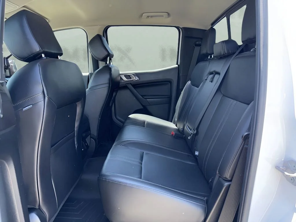 Used 2019  Ford XL image 11