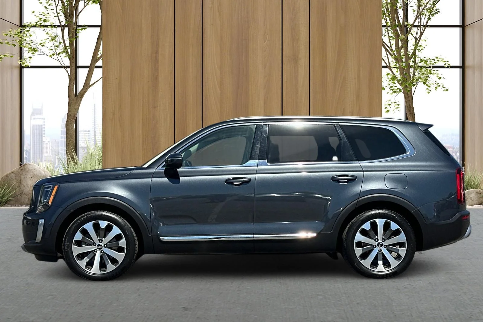 Used 2021 Gray Kia EX image 7