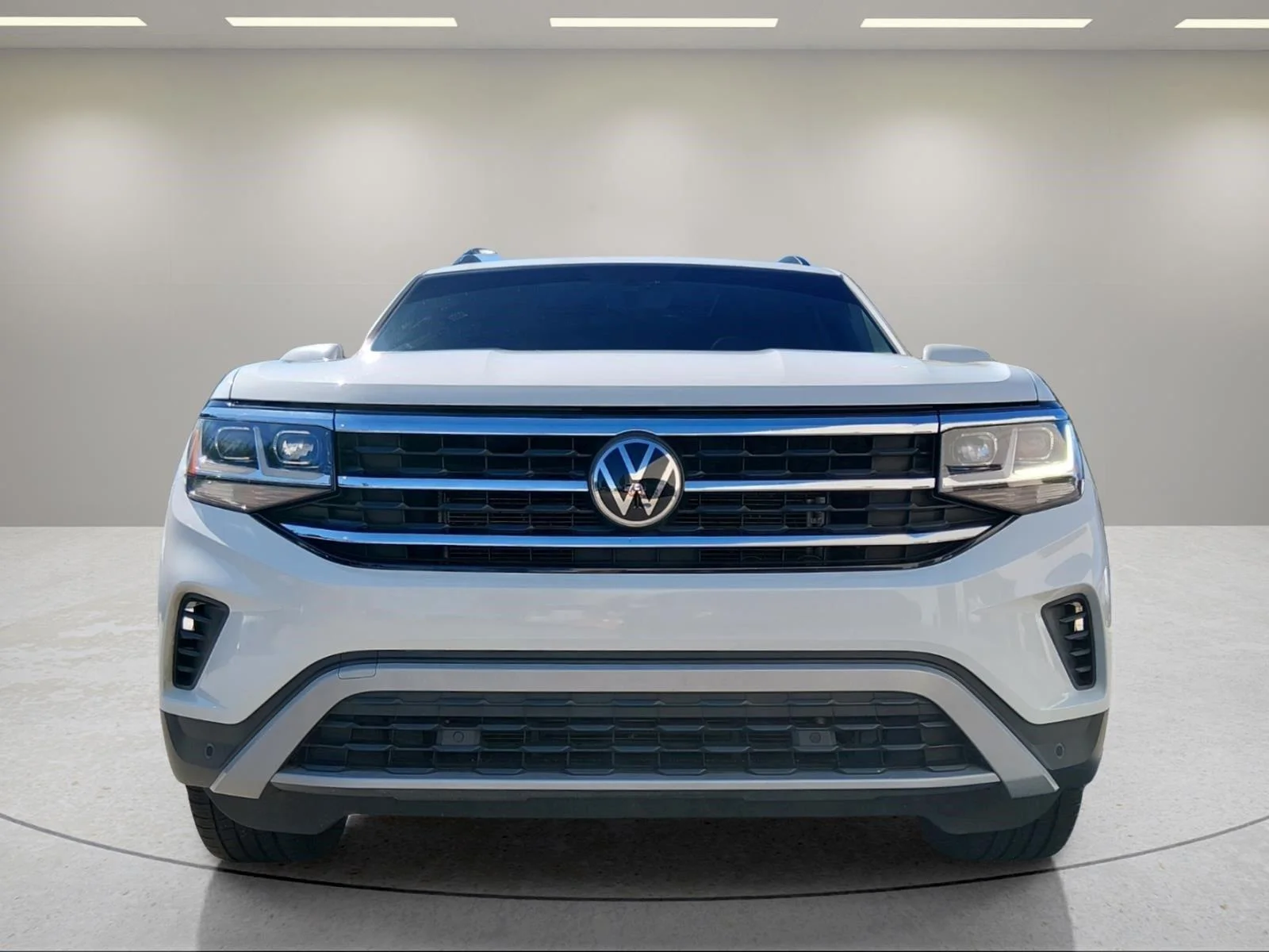 Used 2022 Pure White Volkswagen 3.6L V6 SE w/Technology image 8