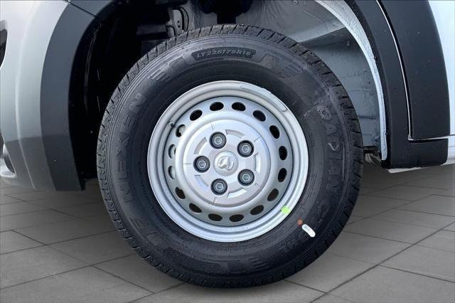 New 2026 Bright White Clear-Coat Exterior Paint RAM Tradesman image 8